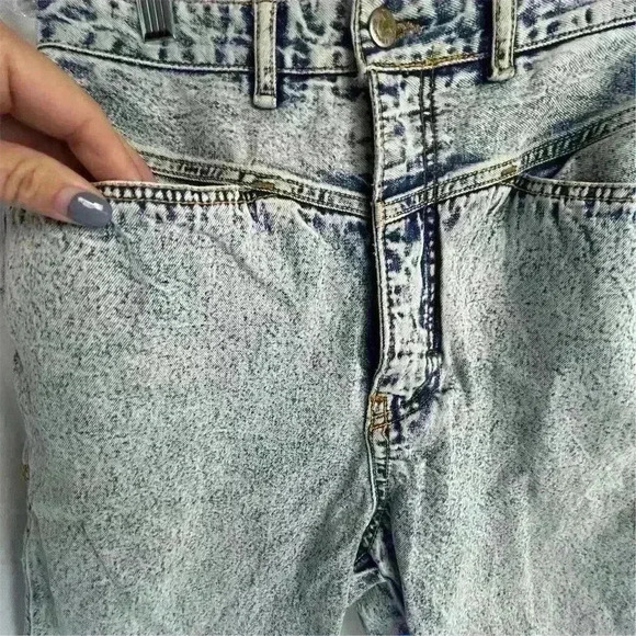 Canvas Vintage Acid Wash Denim Cut-Off Shorts Size S Blue- 26” waist - Picture 7 of 8